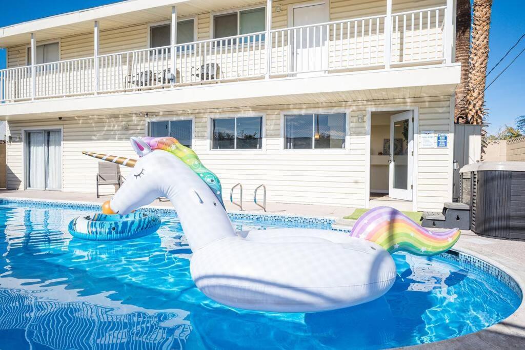 Villa Large House, 15 Beds, Heated Pool, Hot Tub, Bbq, Close To Strip Las Vegas