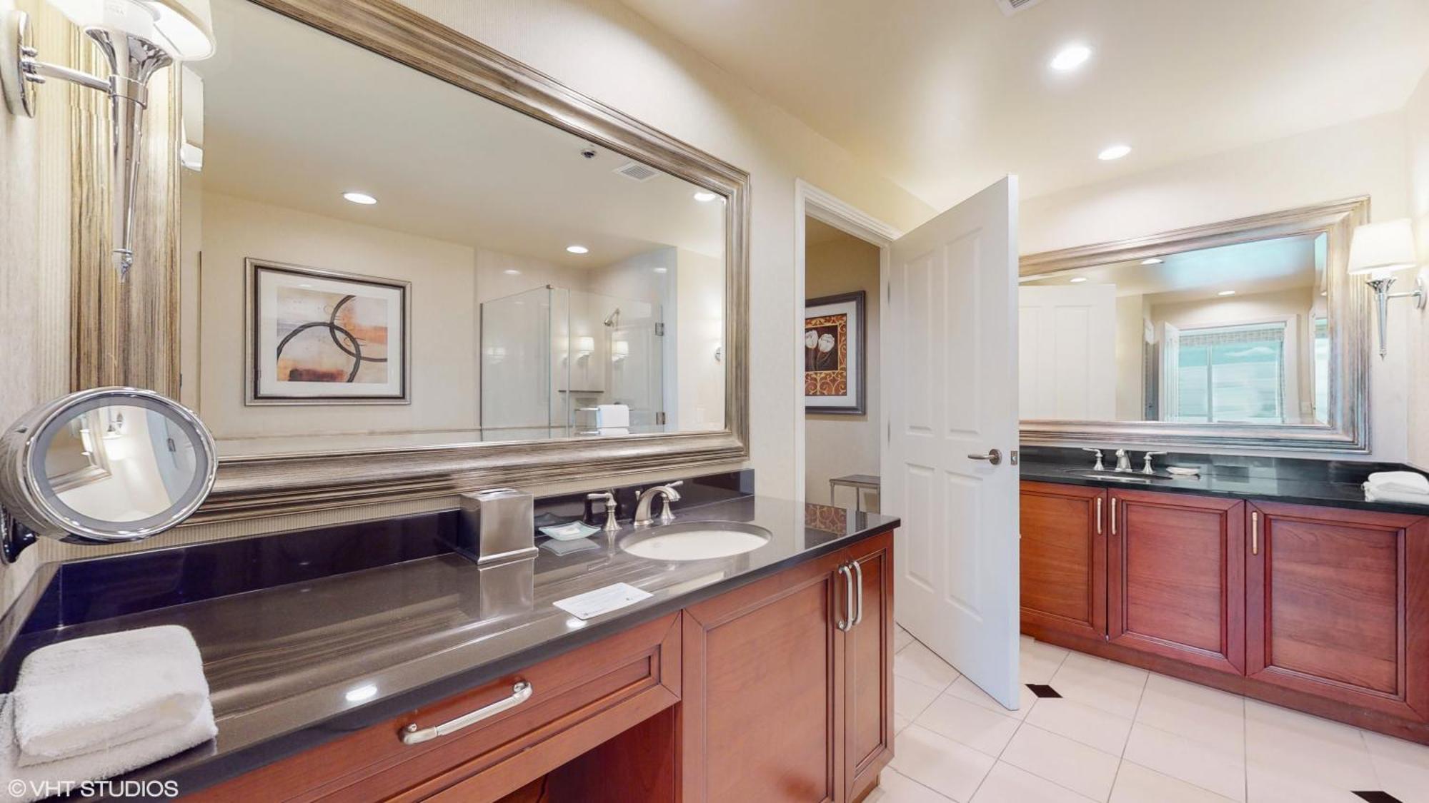 Aparthotel Lady Luck's Vista - Private Balcony - Full Kitchen - Two Full Baths - Jetted Tub - Full Mgm Grand Access W No Fee At Mgm Signature