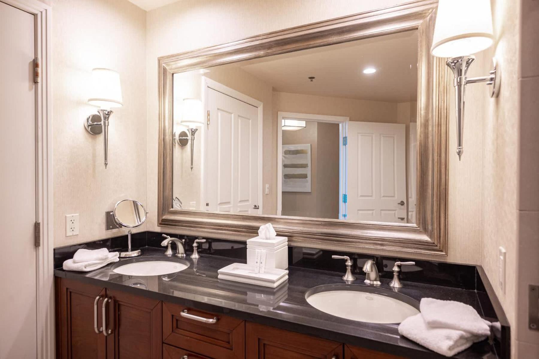 Holiday home No Fee Strip View Suite+ Free Valet + Pool *
