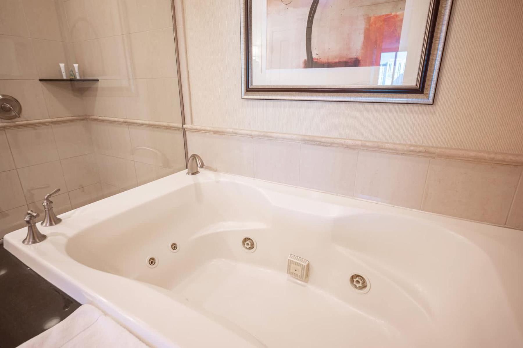 No Fee Strip View Suite+ Free Valet + Pool * Las Vegas