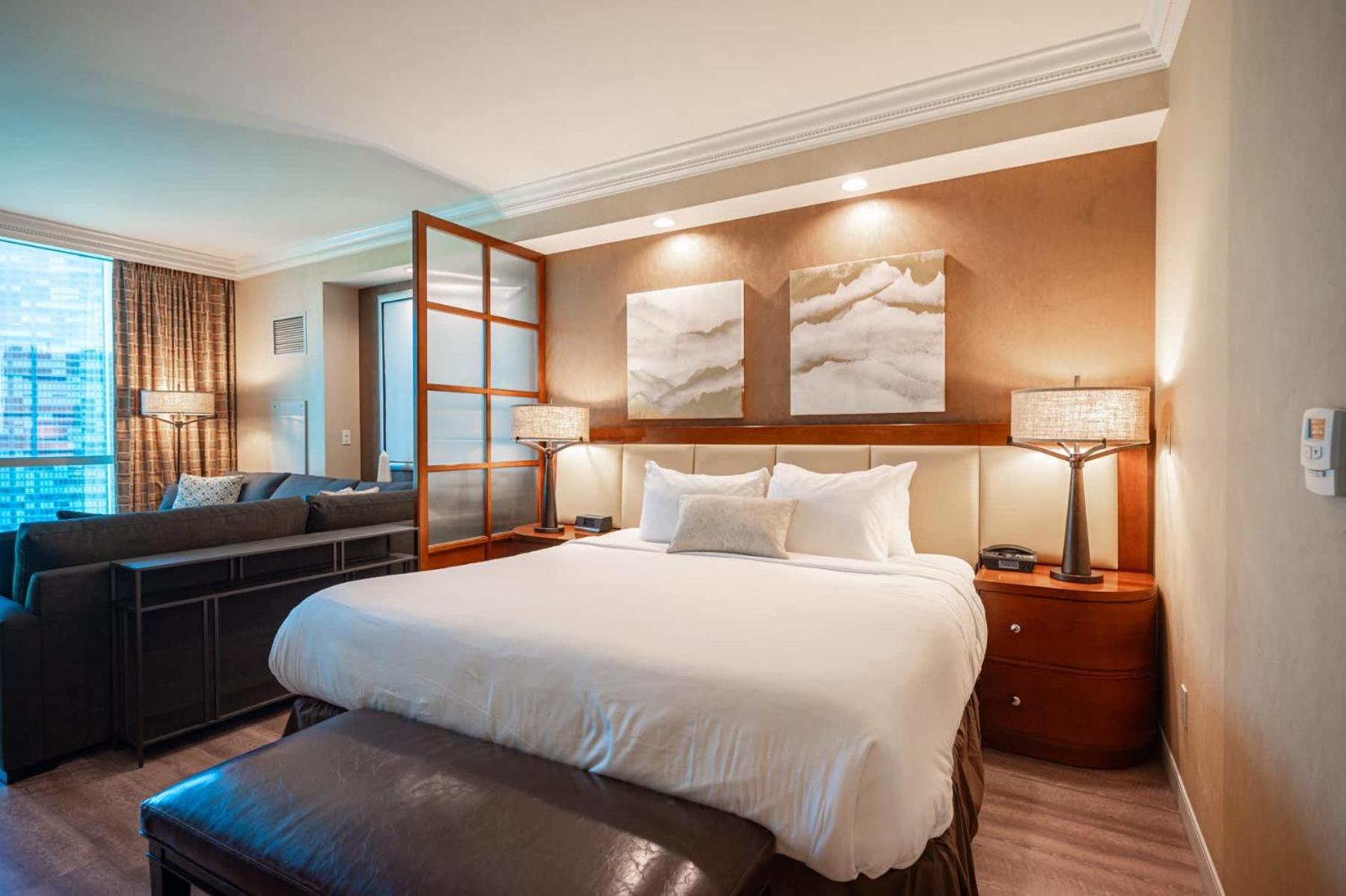 No Fee Strip View Suite+ Free Valet + Pool