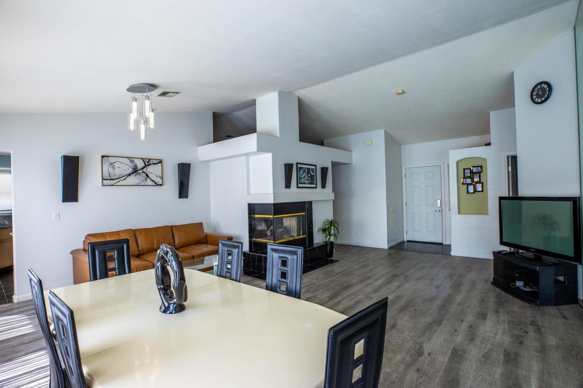 Holiday home Luxury 1900 Sq Ft House Huge 46 Ft Pool & Hot Las Vegas