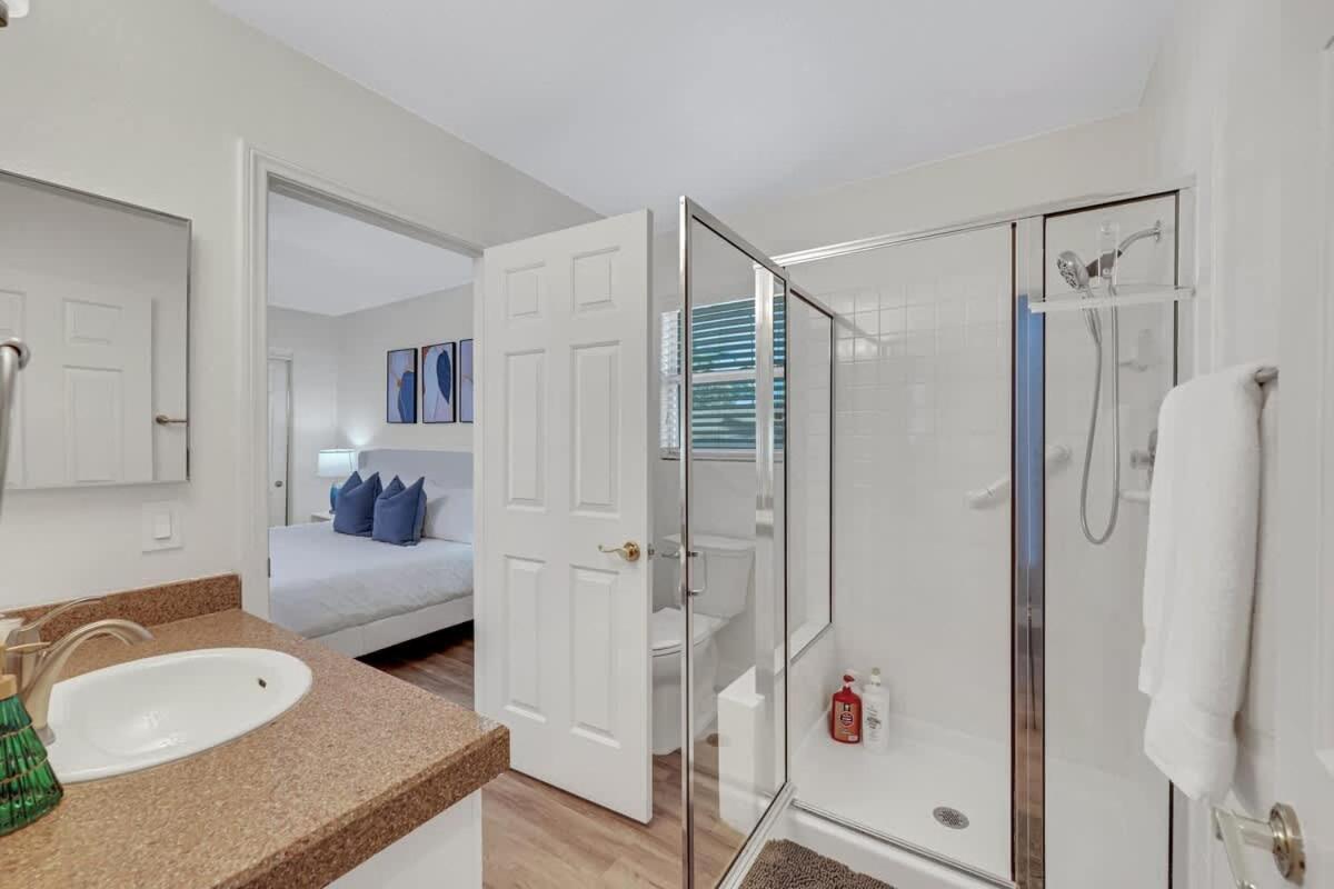 Newly Remodel 4br With Gameroom And Free Heated Great For Family