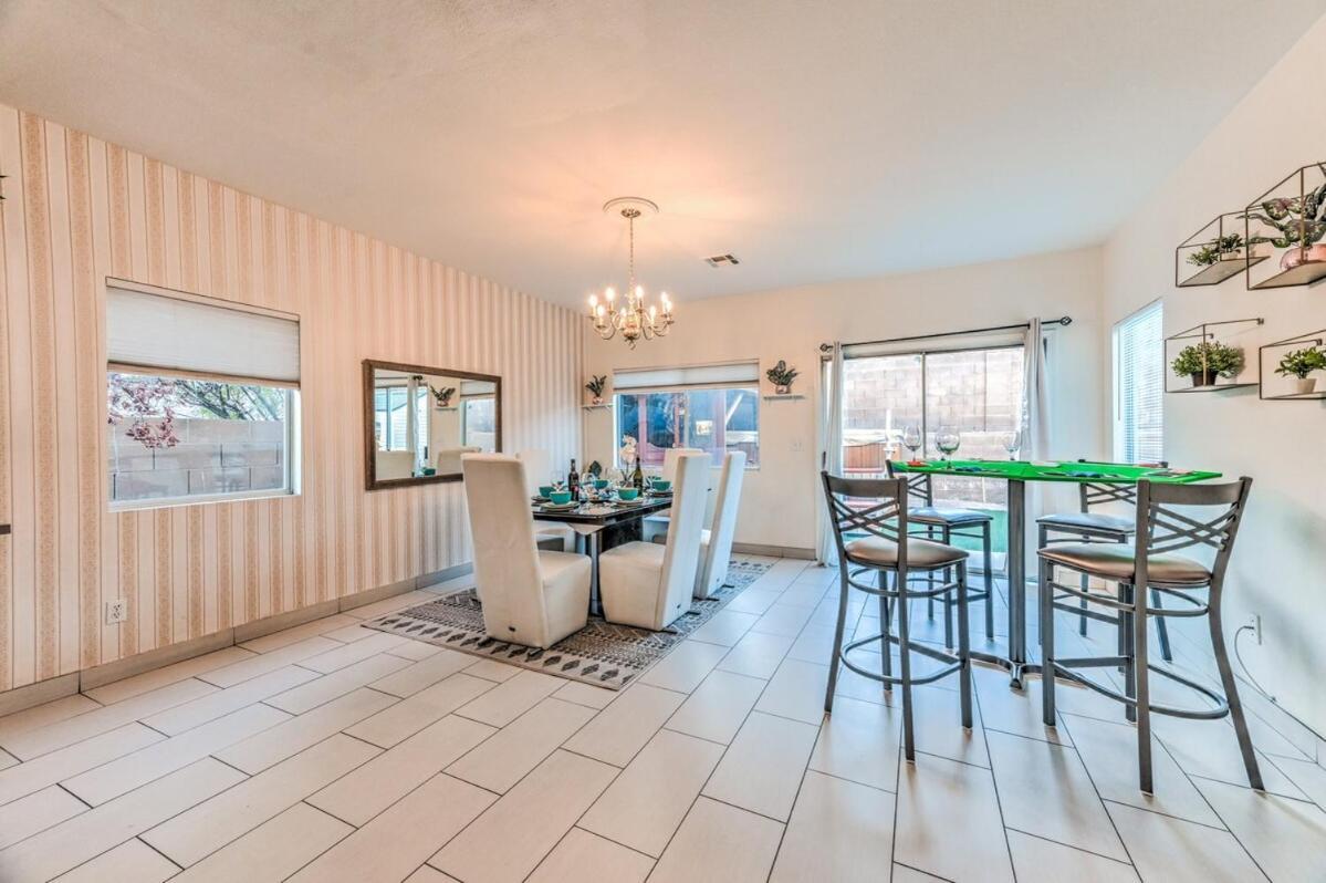 Casa de férias Vegas Vibes 4br With Poolspa, Perfect For Groups *