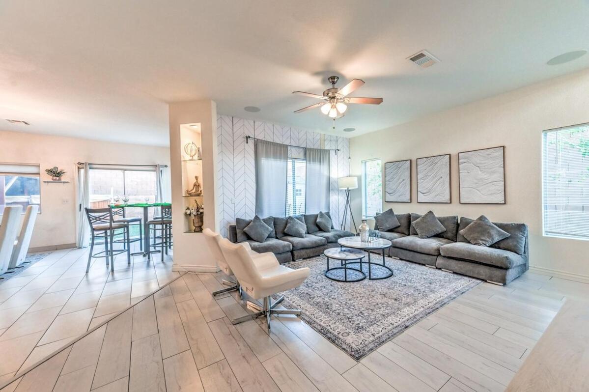 Vegas Vibes 4br With Poolspa, Perfect For Groups Casa de férias