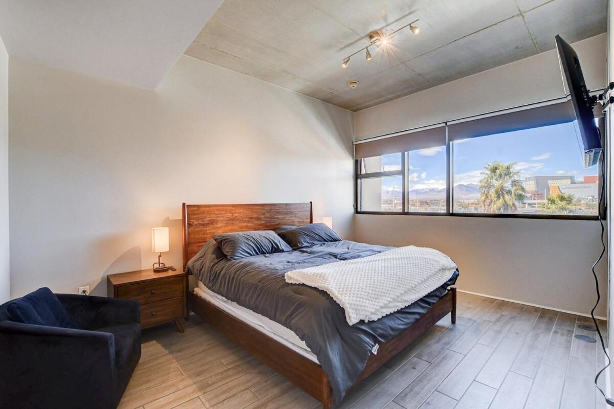 Apartment Gorgeous 1 Bed 2 Bath High Rise *