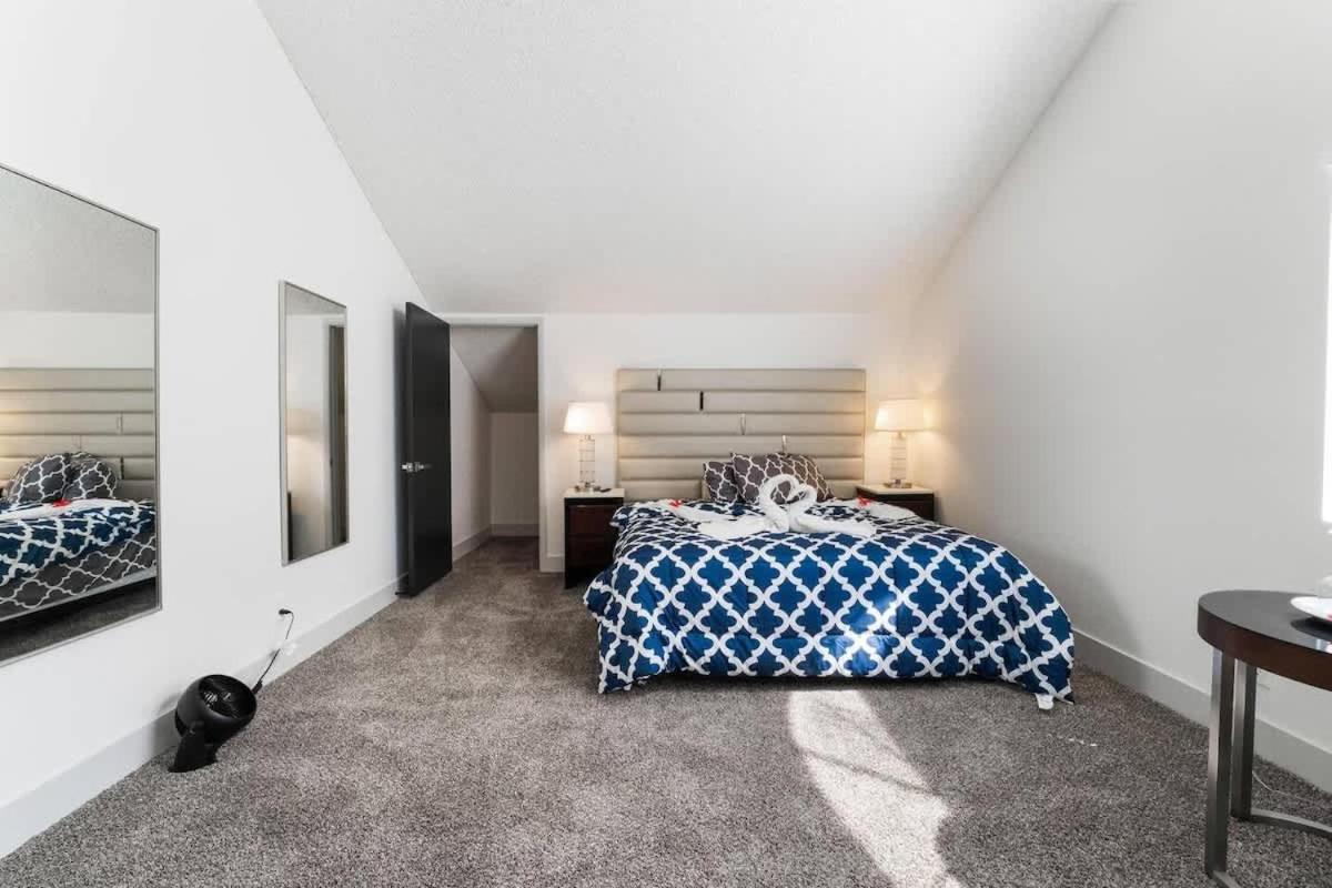 Bright Big Lights Your Near The Strip Villa Las Vegas
