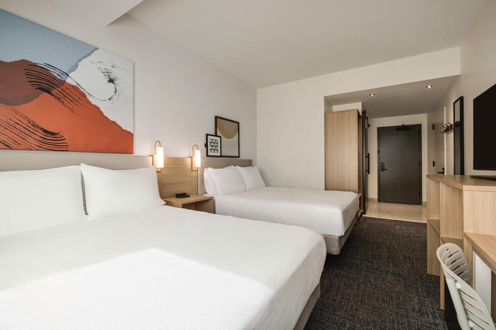 Hotel Spark By Hilton Vegas Airport 3*