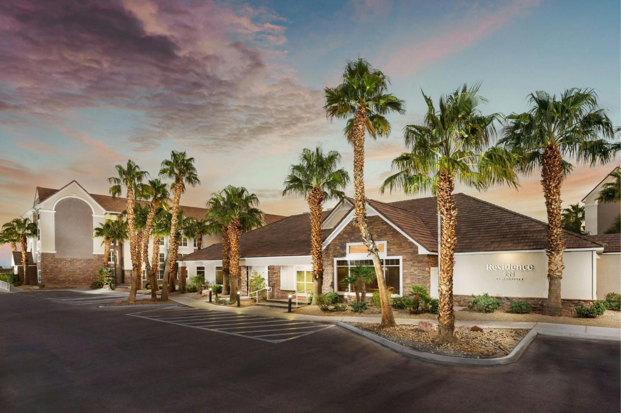 Hotel By Marriott Stadium Area