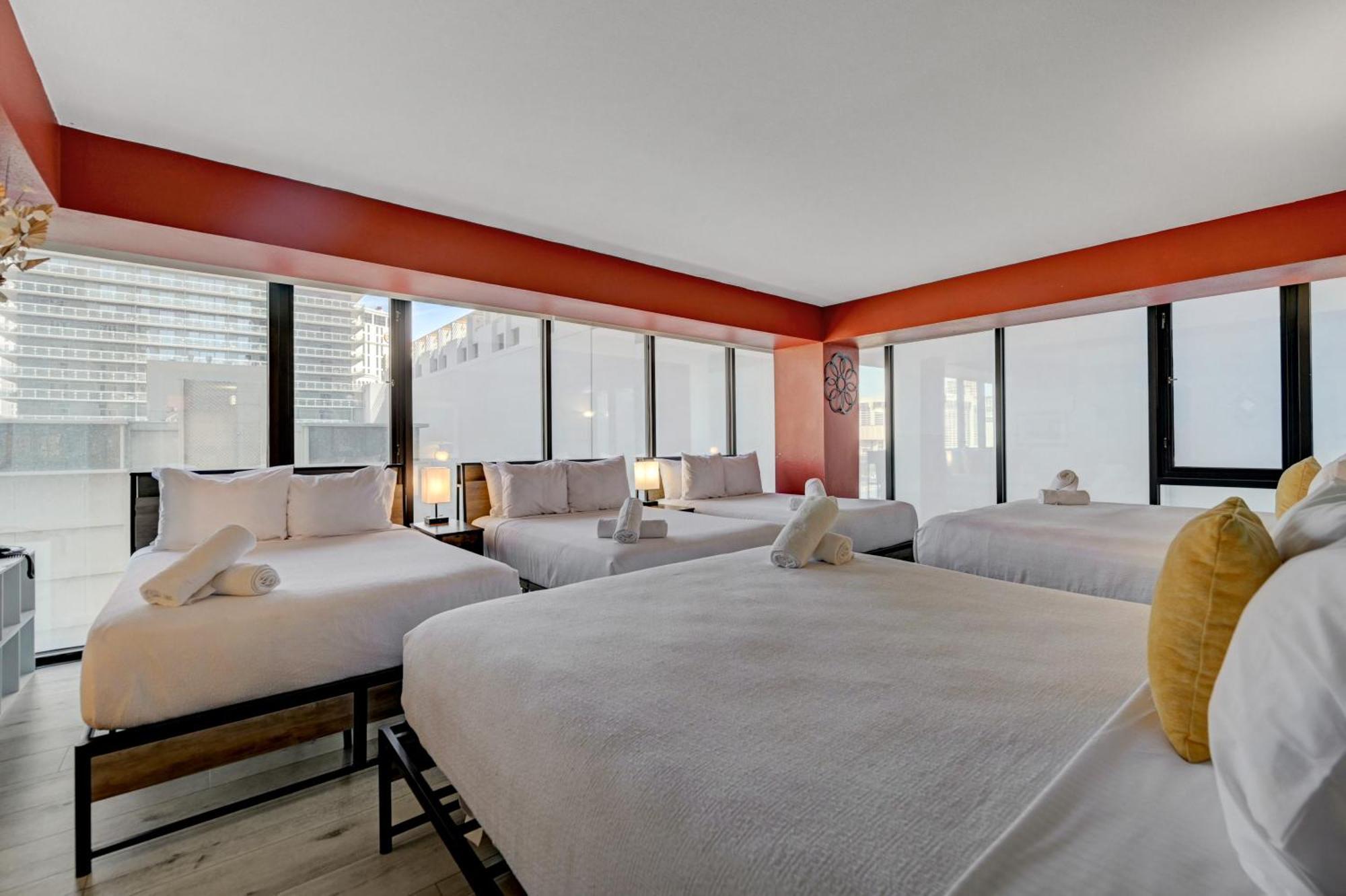 Penthouse With Epic Strip Views - 2bd & 2ba - No Fees! Apartment Las Vegas