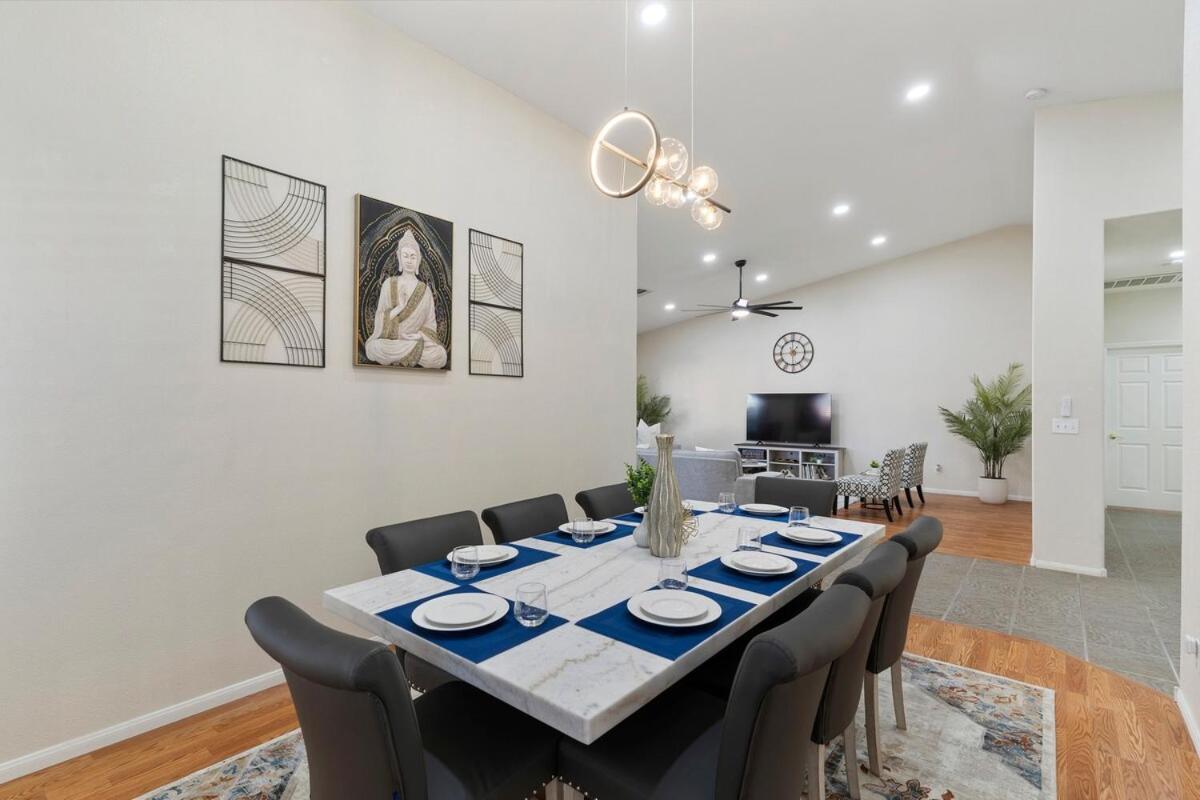 Bold Blue Retreat In Henderson Holiday home *