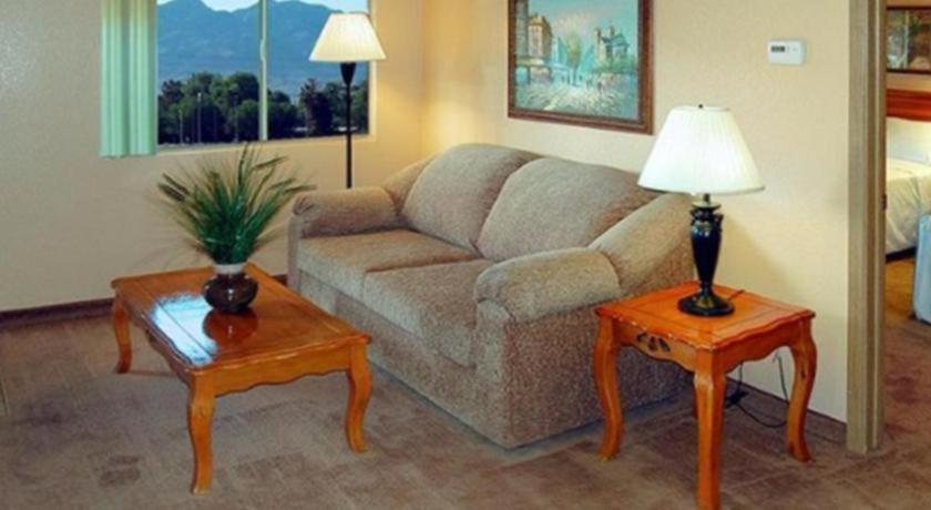 Hotel Nellis At Main Gate 2*
