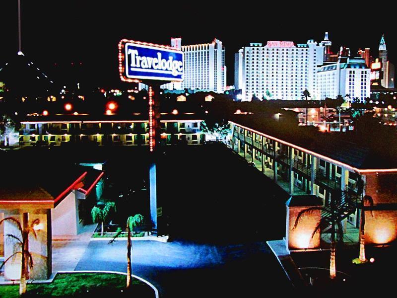 Days By Wyndham Vegas Airport Near The Strip Hotel