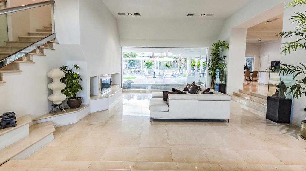 Shangri-la Villa *