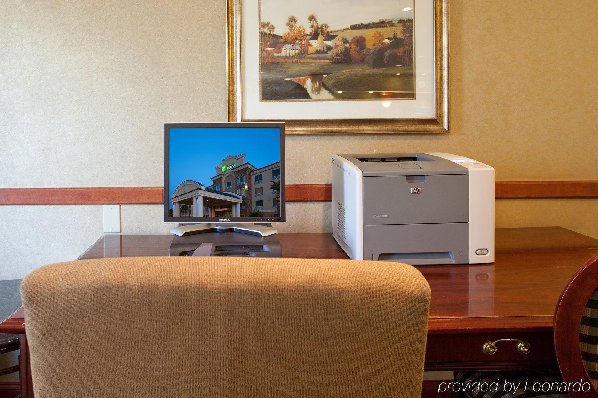 Hotel Holiday Express Stadium Area By Ihg 3*