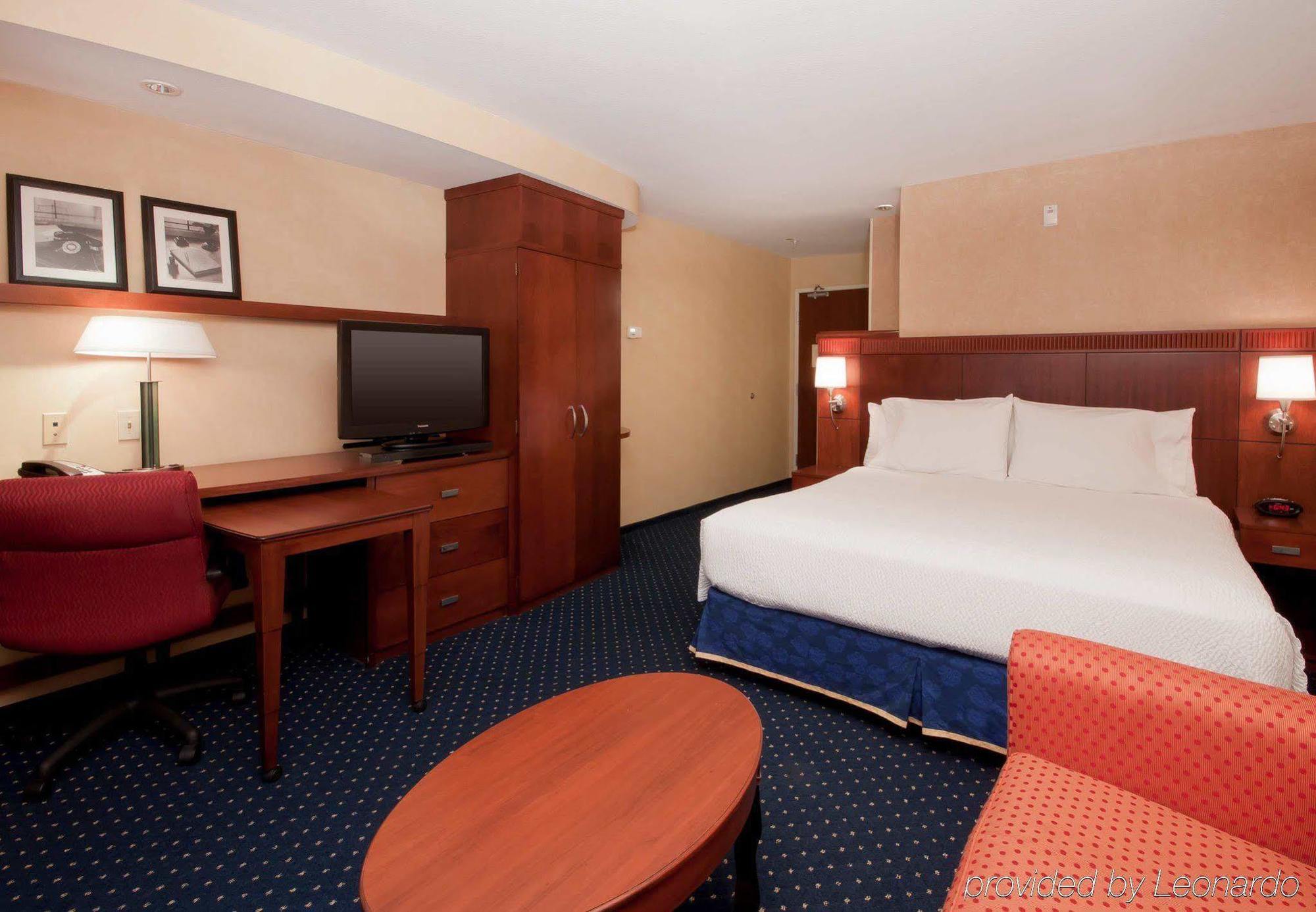 Courtyard By Marriott Stadium Area 3*