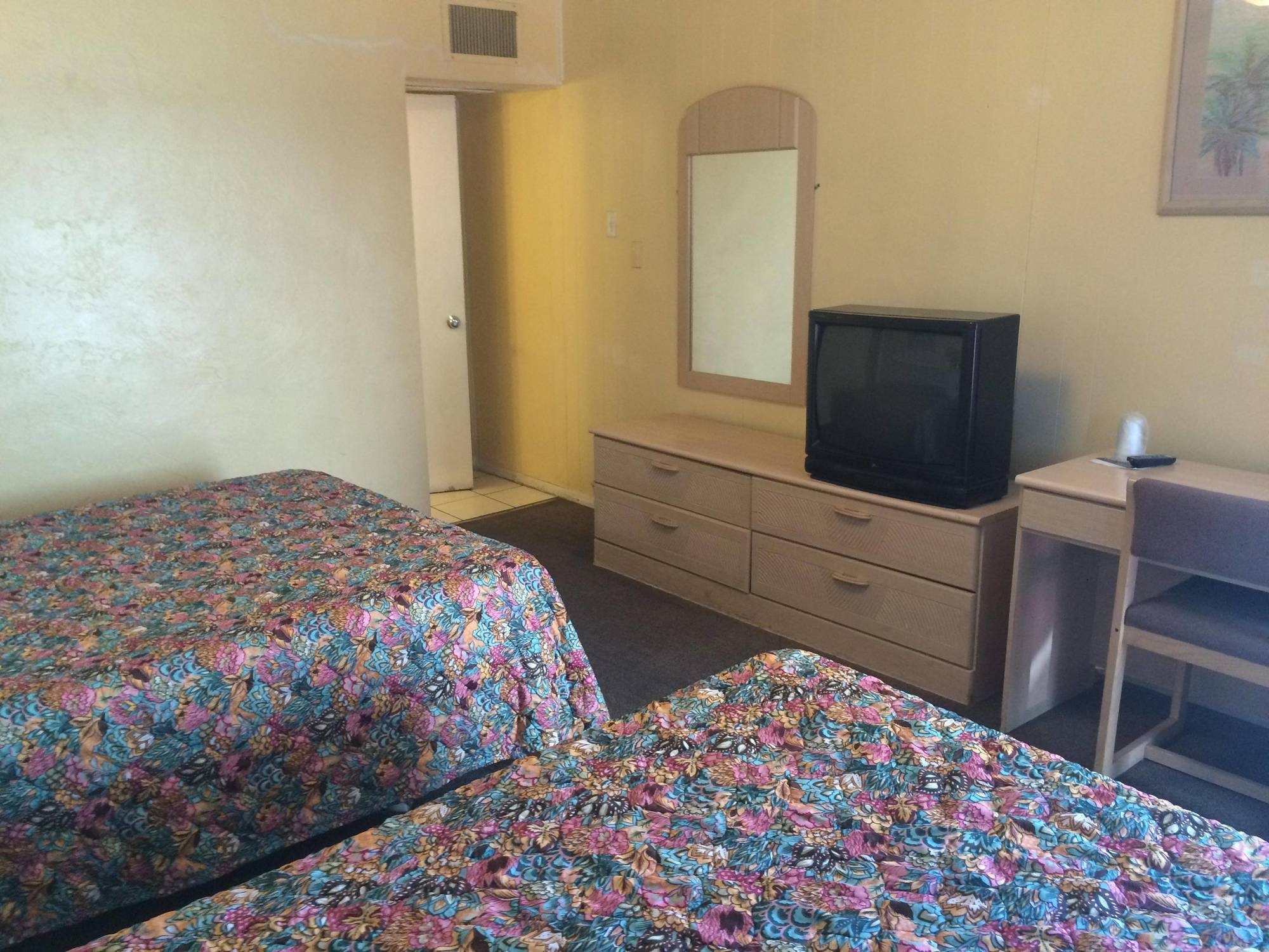 Oyo Gateway Vegas North Strip/fremont St. Area 2*