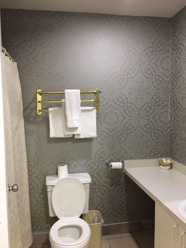 Crown Vegas Motel *