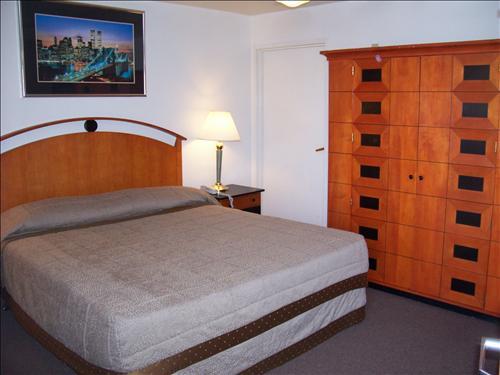 Hotel Americana 5 Inn & Suites North *