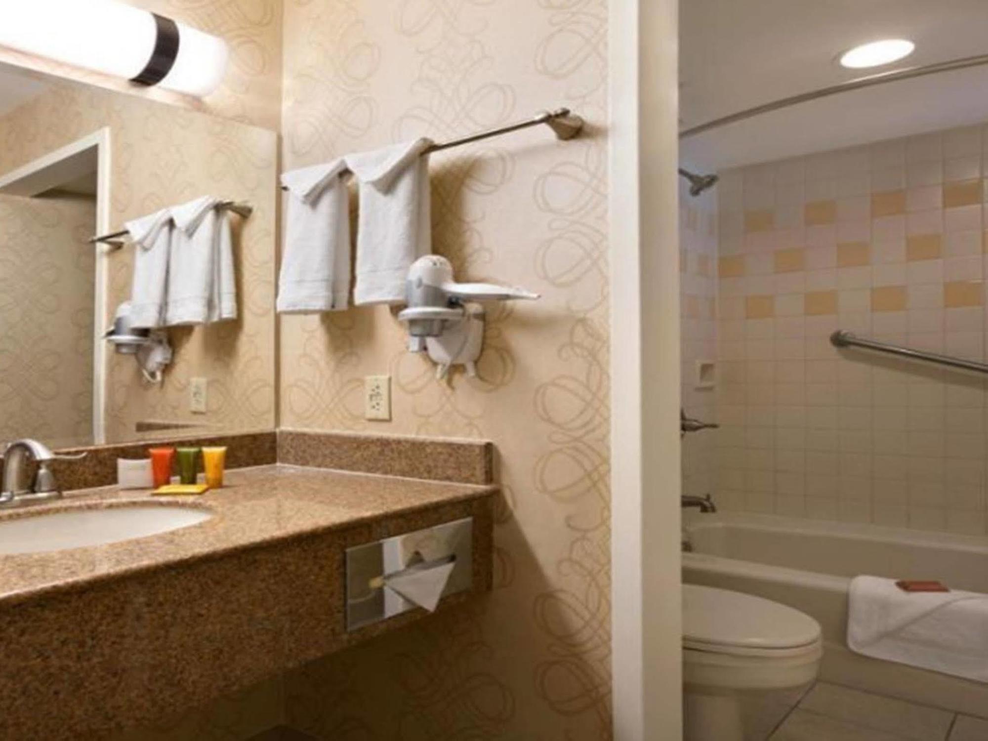Resort Orleans And Casino 3*