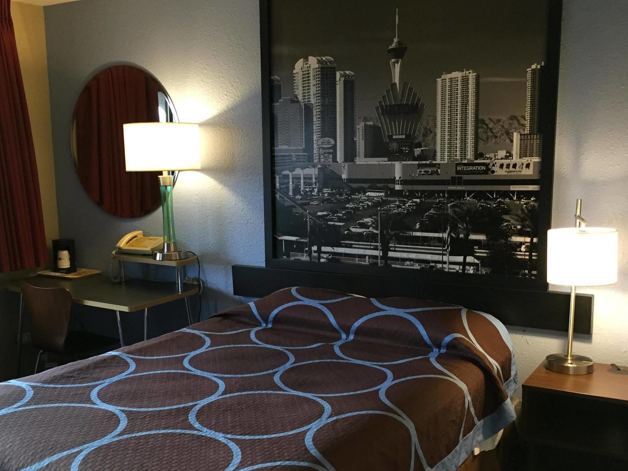 Super 8 By Wyndham Vegas Nellis Afb Area Motel 2*