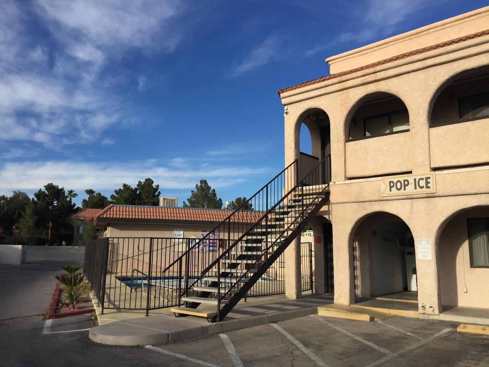Super 8 By Wyndham Vegas Nellis Afb Area 2*