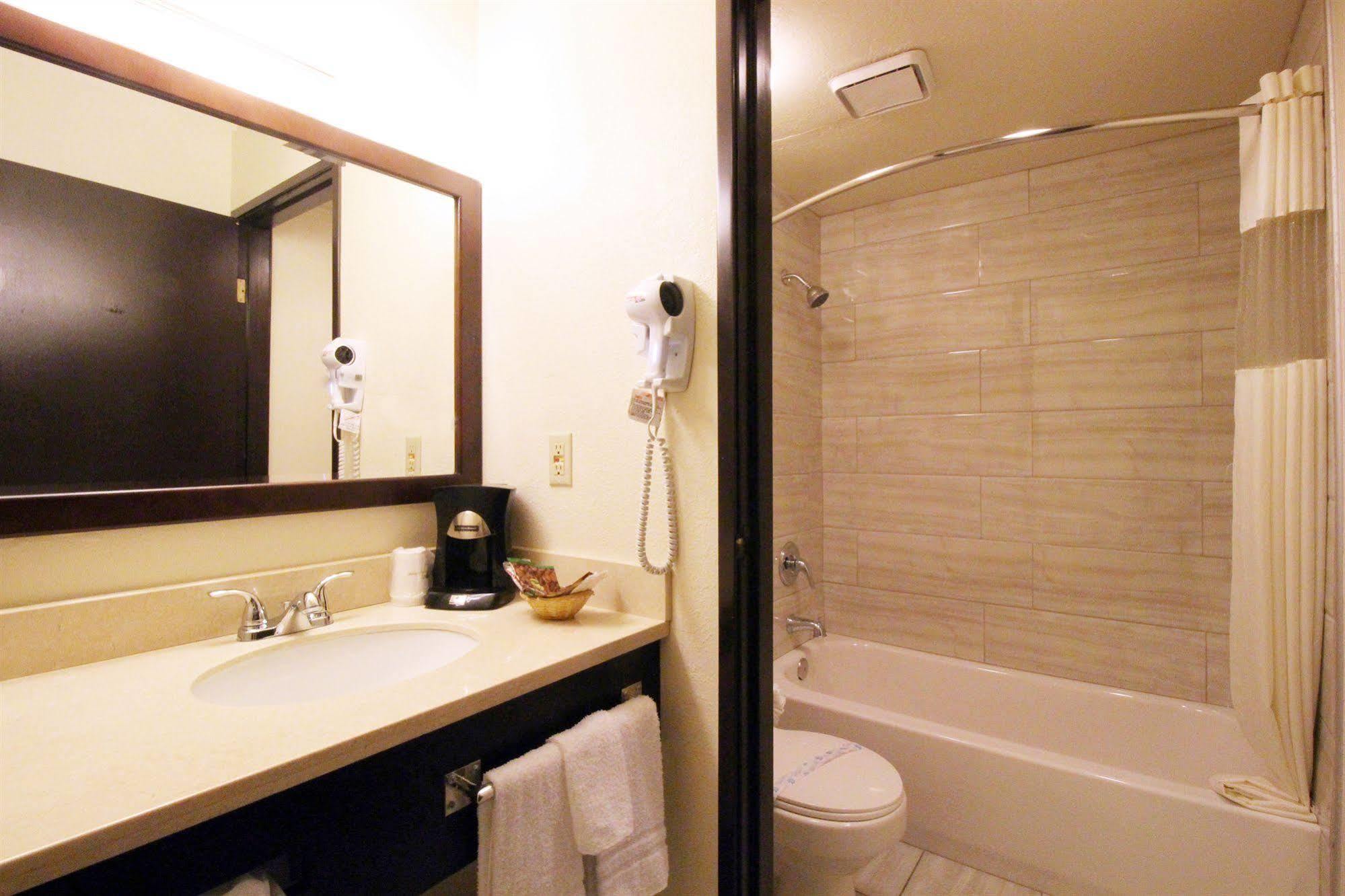 Hotel Days By Wyndham Vegas Airport Near The Strip