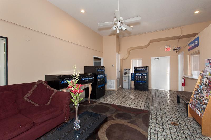 Hotel Americana 5 Inn & Suites North *