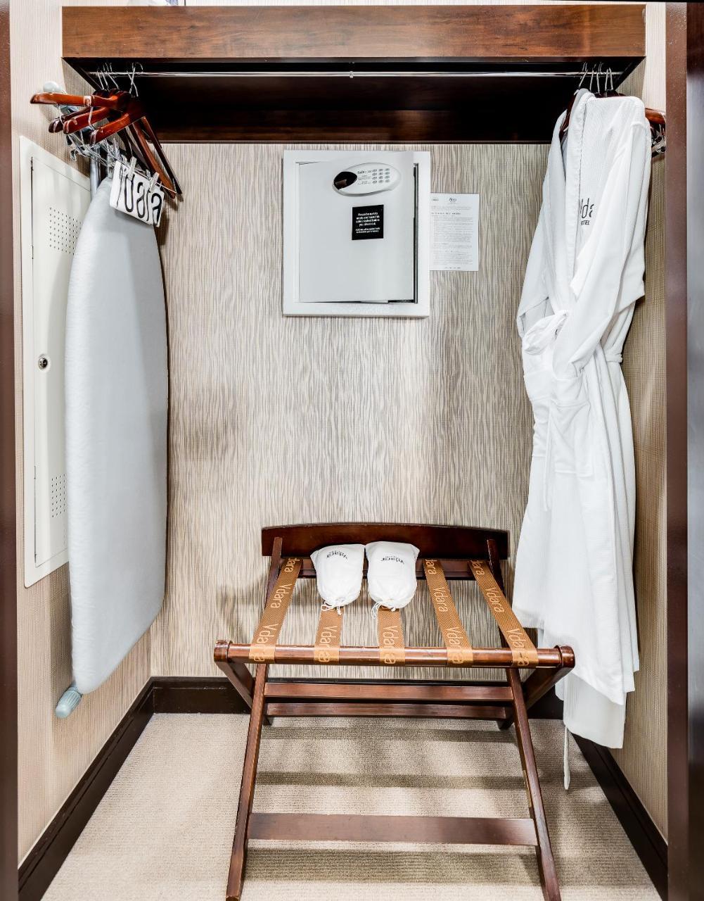 Jet Luxury At The Vdara Aparthotel Las Vegas