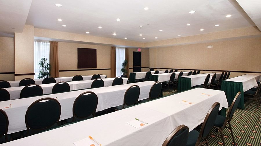 Courtyard By Marriott Stadium Area