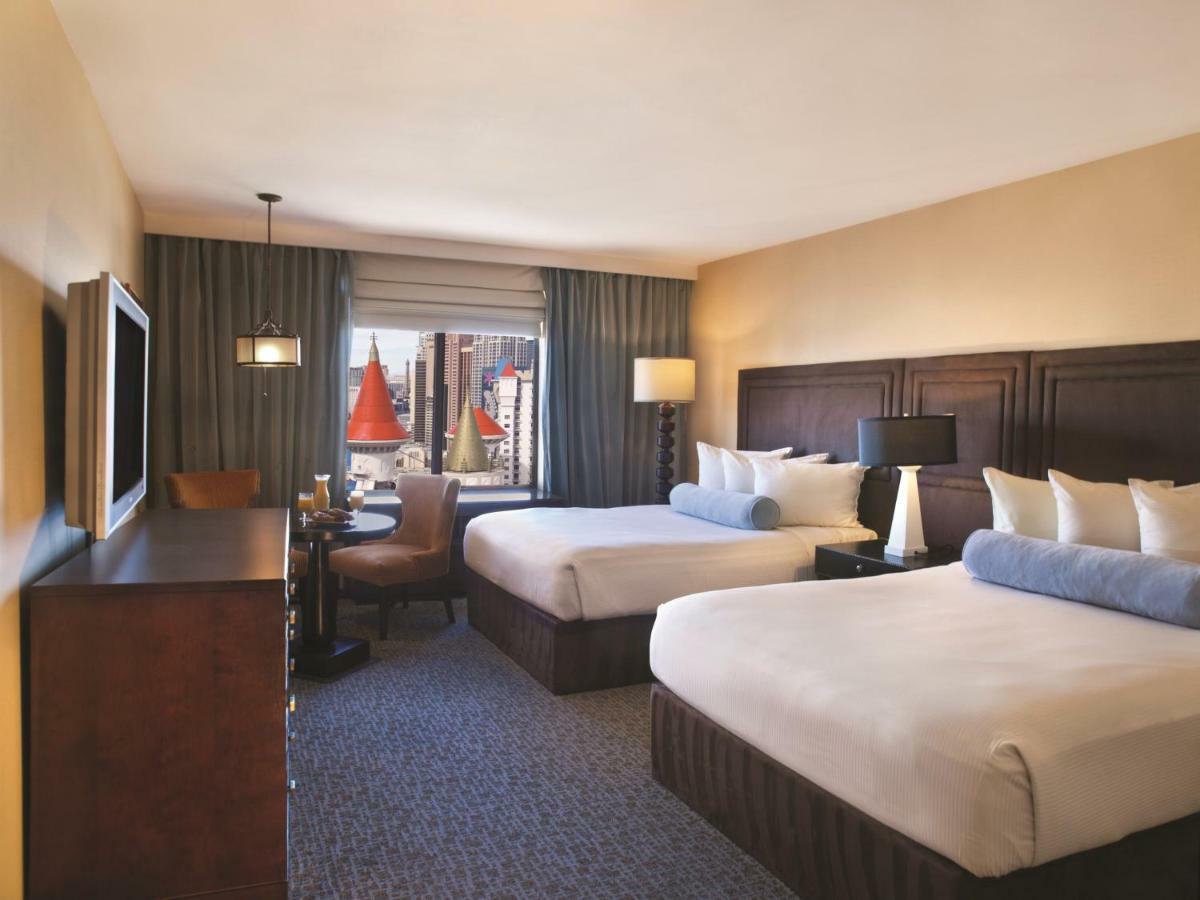 Excalibur Resort 3*