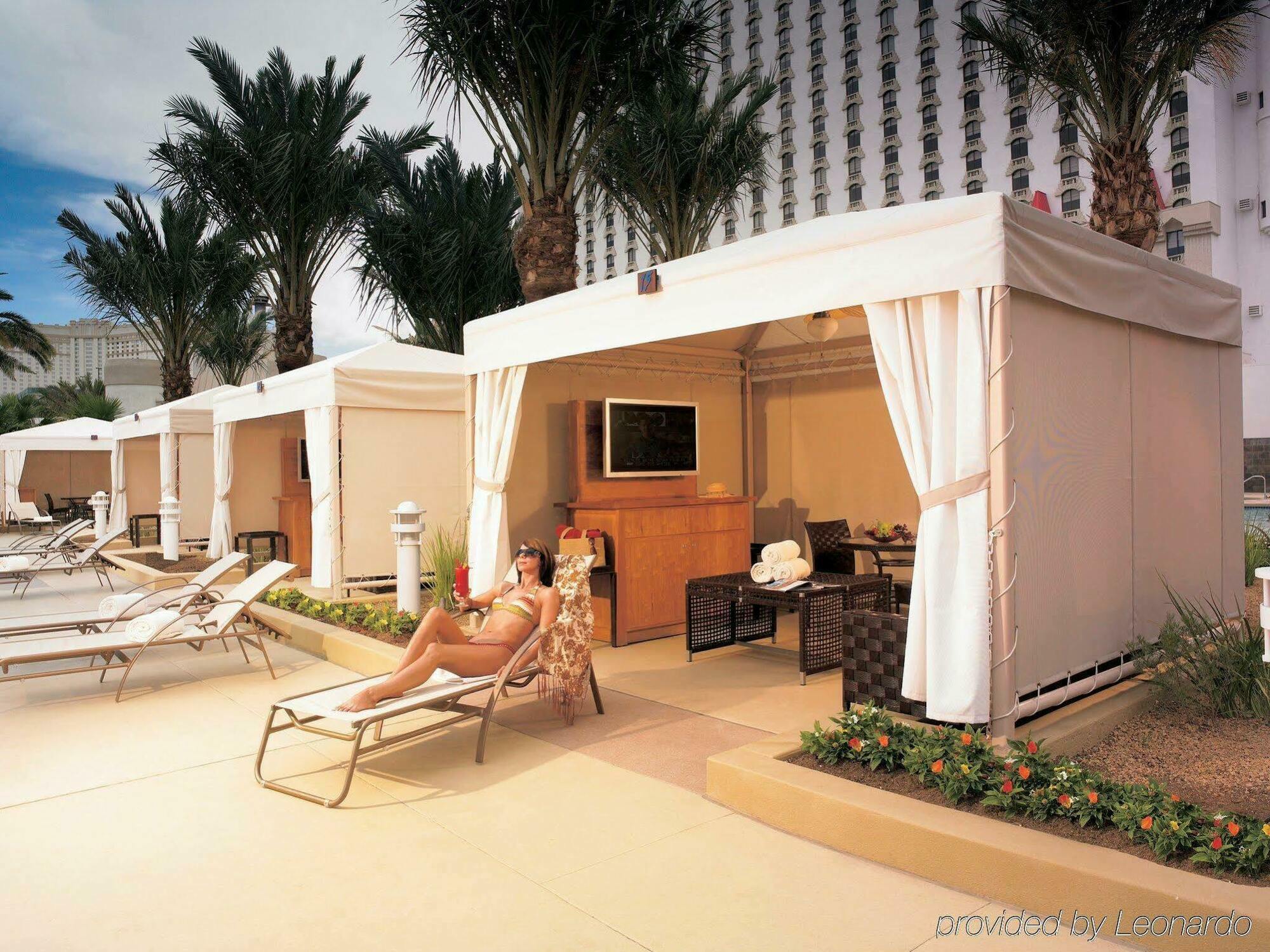 Excalibur Resort 3*