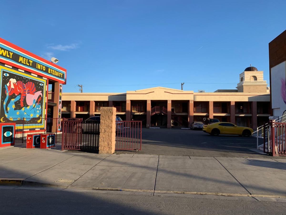 Center 2* Las Vegas