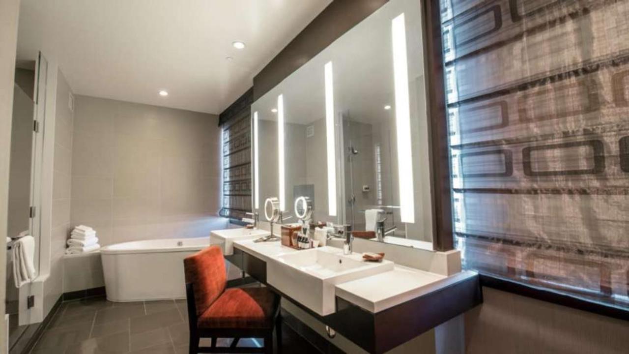 Hotel Vdara & Spa At Aria By Suiteness
