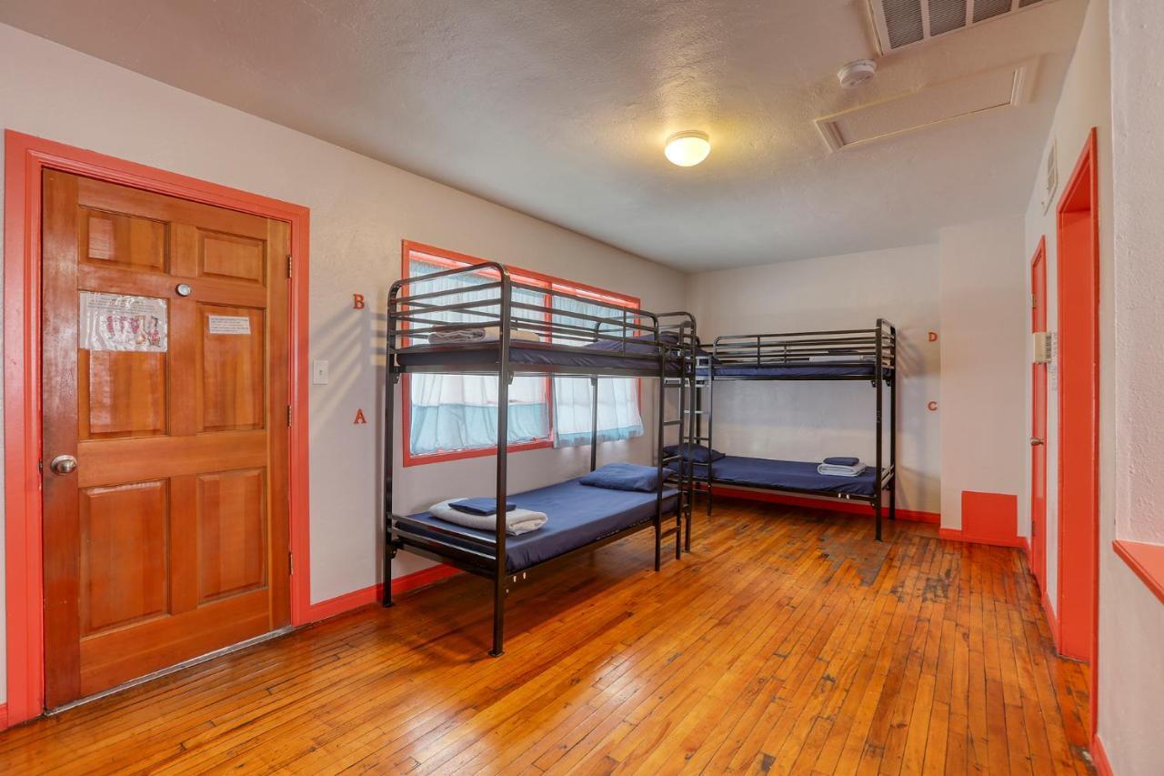 Hostel Sin