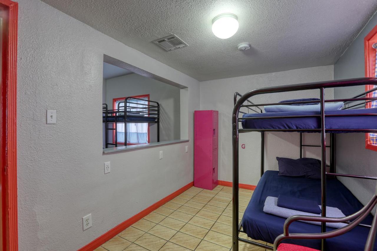 Hostel Sin