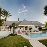 Villa Carota - 6 Bedrooms And A Casitas