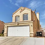 Spacious Las Vegas Home - Near Golfing And Hiking!