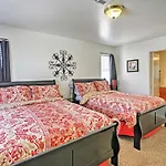 Spacious Las Vegas Home - Near Golfing And Hiking!