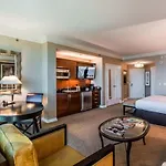 Signature Suites By Voyargo Deluxe Strip View Studios