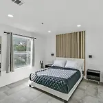 Condo close to Strip&Raiders Stadium