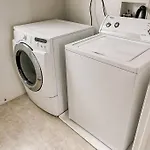 3 Bedroom 15Min To Strip/Fremont St Exp Fast Wifi