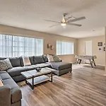 A Beautiful House With Hot Tub, Grill & Games!