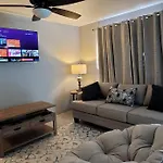 Cheerful, Fresh And Spacious 3 Bedroom Townhome,