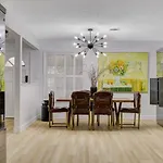 Resort Style 4 Bedroom House With Pool Minutes From Strip