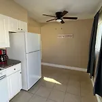 Central 3 Bedroom Flat W/ Private Yard
