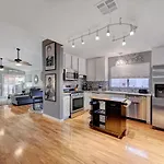 New! Fresh & Fun Heated Pool In Las Vegas, 4 Bedrooms, 1-Story, Minutes To The Las Vegas Strip, Full Kitchen