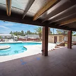 #15 Whole House 4 Bed 2 Bath Sleeps 14