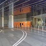 Huge Modern Luxury 17 Floor Panoramic Corner Suite With Open Balcony