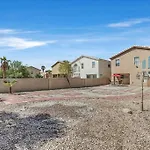 Gorgeous And Spacious Home!